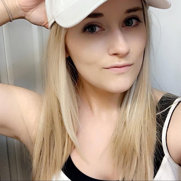 Meet your Posher, Valerie - Picture 1 of 1